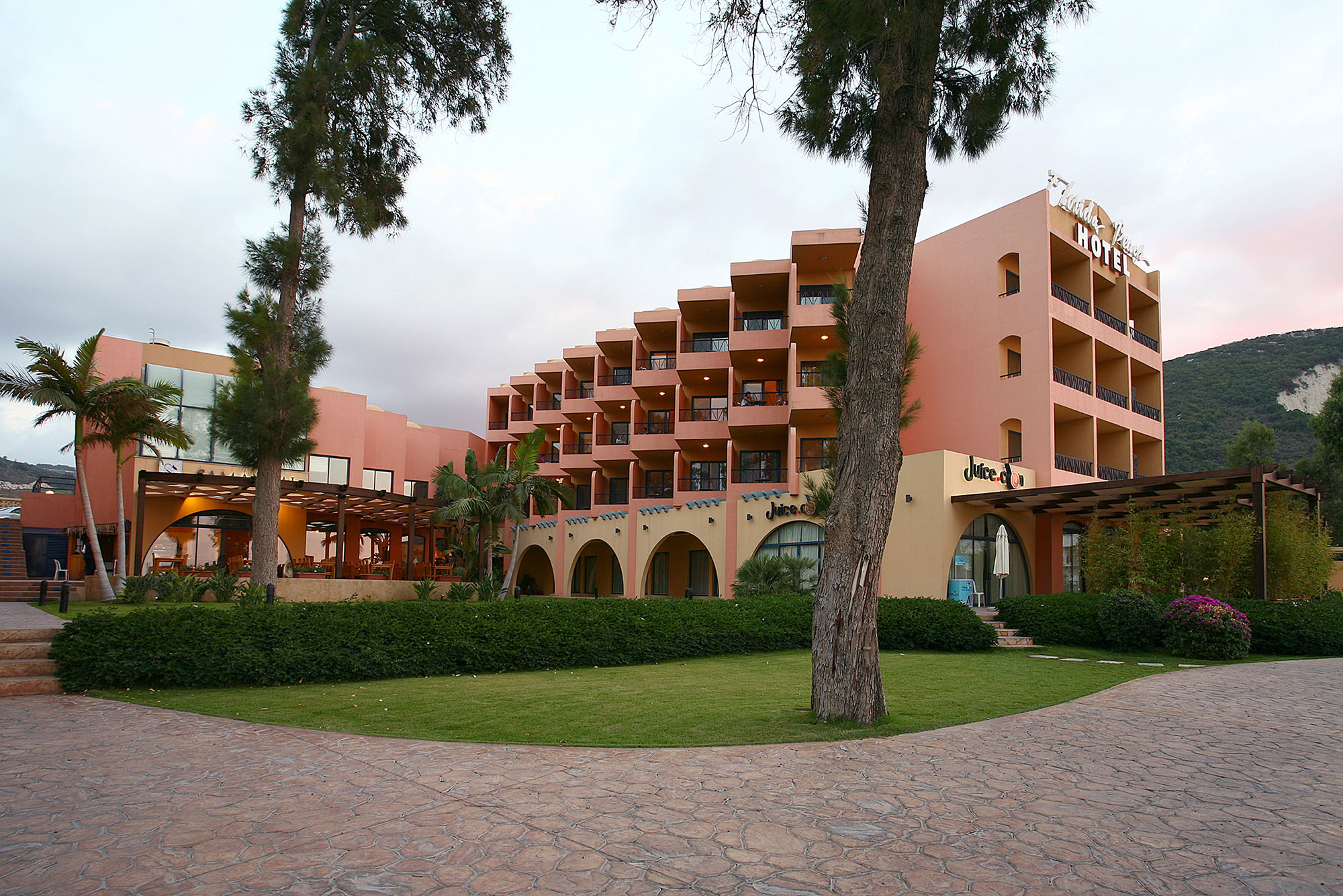 Florida Beach Hotel - Lebanon